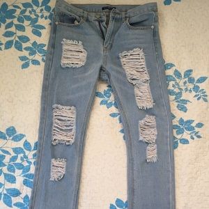 Brandy Melville ripped boyfriend jeans!